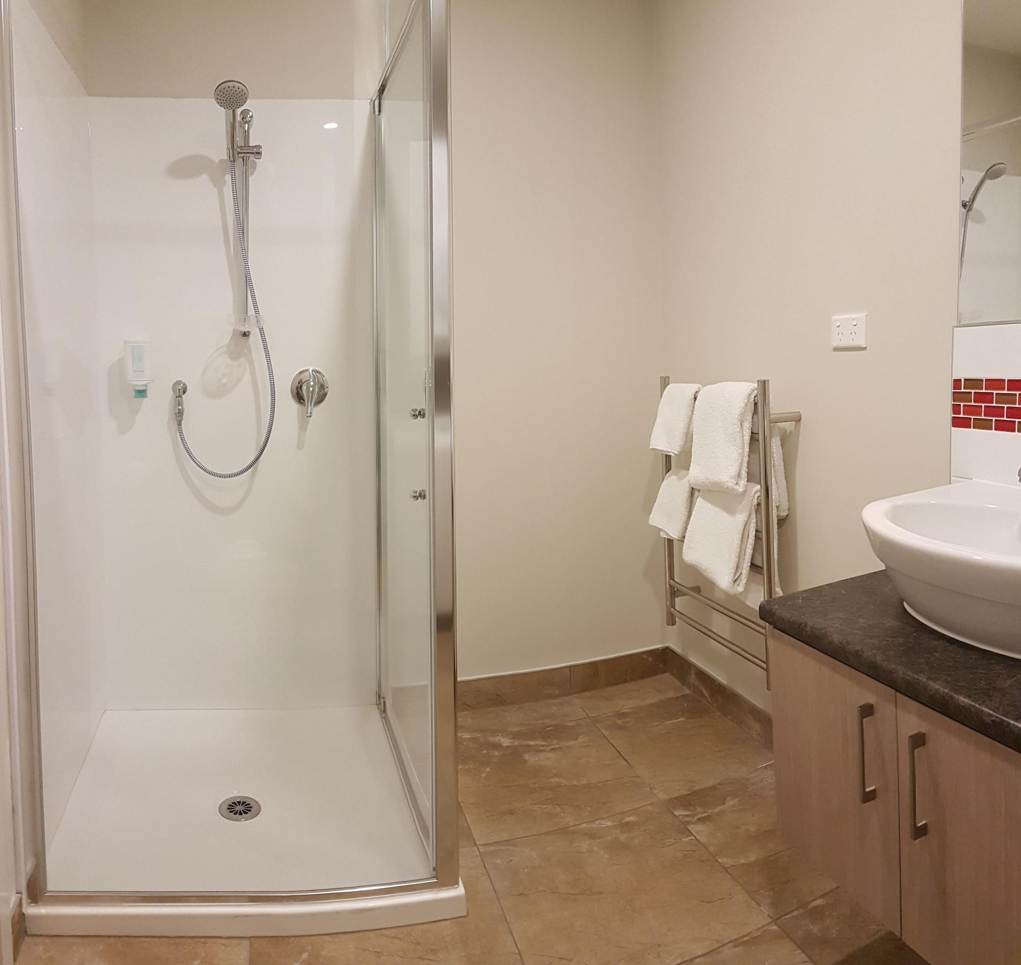 Ramada Suites By Wyndham Christchurch City Bagian luar foto